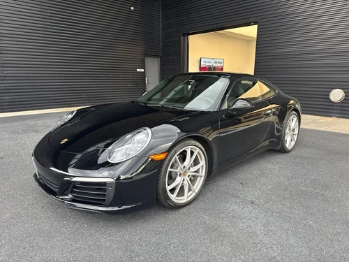 
           
        2018 Porsche 911 Carrera
