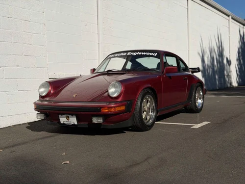
           
        1982 Porsche 911 SC