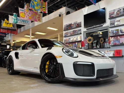 
           
        2018 Porsche 911 GT2 RS