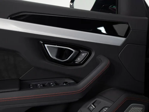 
           
        2024 Lamborghini Urus S