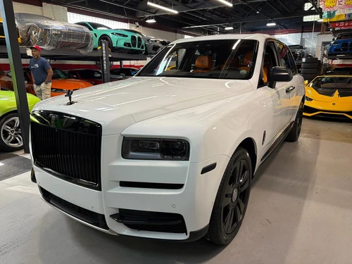 
           
        2023 Rolls-Royce Cullinan Base