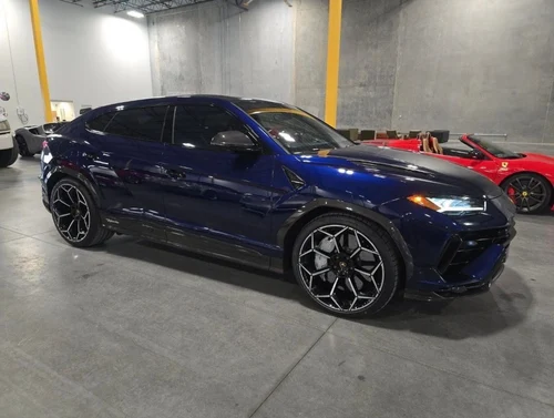 
           
        2024 Lamborghini Urus Performante