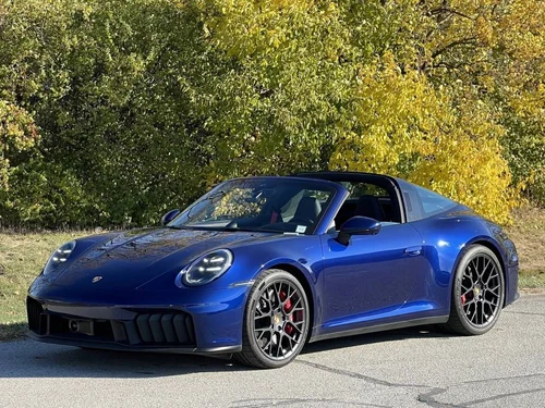 
           
        2025 Porsche 911