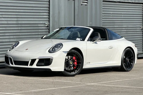 
           
        2019 Porsche 911 4 GTS