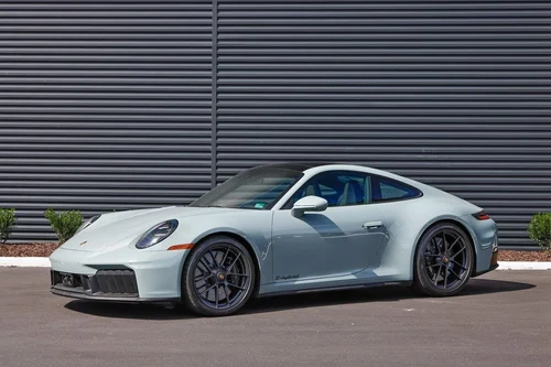
           
        2025 Porsche 911 Carrera GTS