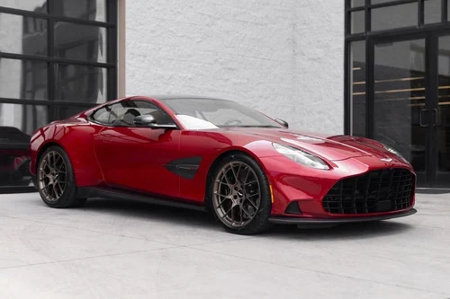 
           New 
        2025 Aston Martin Vanquish