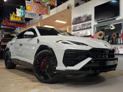 
           
        2026 Lamborghini Urus SE
