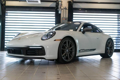 
           
        2024 Porsche 911 Carrera T