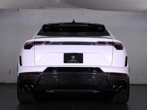 2023 Lamborghini Urus Performante
