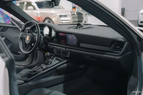 
           
        2024 Porsche 911 GT3 Touring