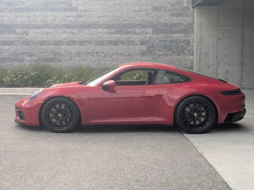 
           
        2024 Porsche 911 Carrera GTS