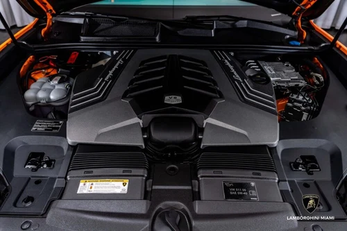 
           
        2024 Lamborghini Urus Performante