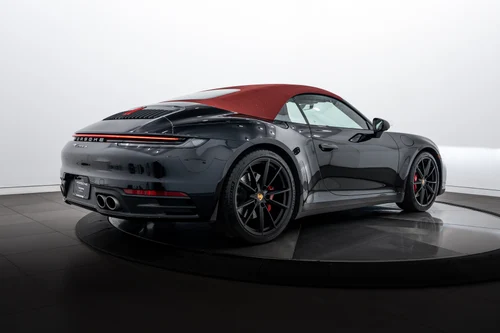
           
        2024 Porsche 911