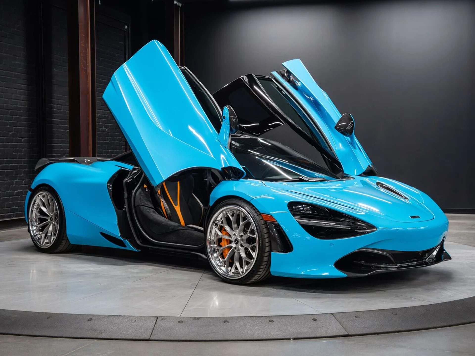 mph000_1013229_mclaren_720s_2018_73d2096508