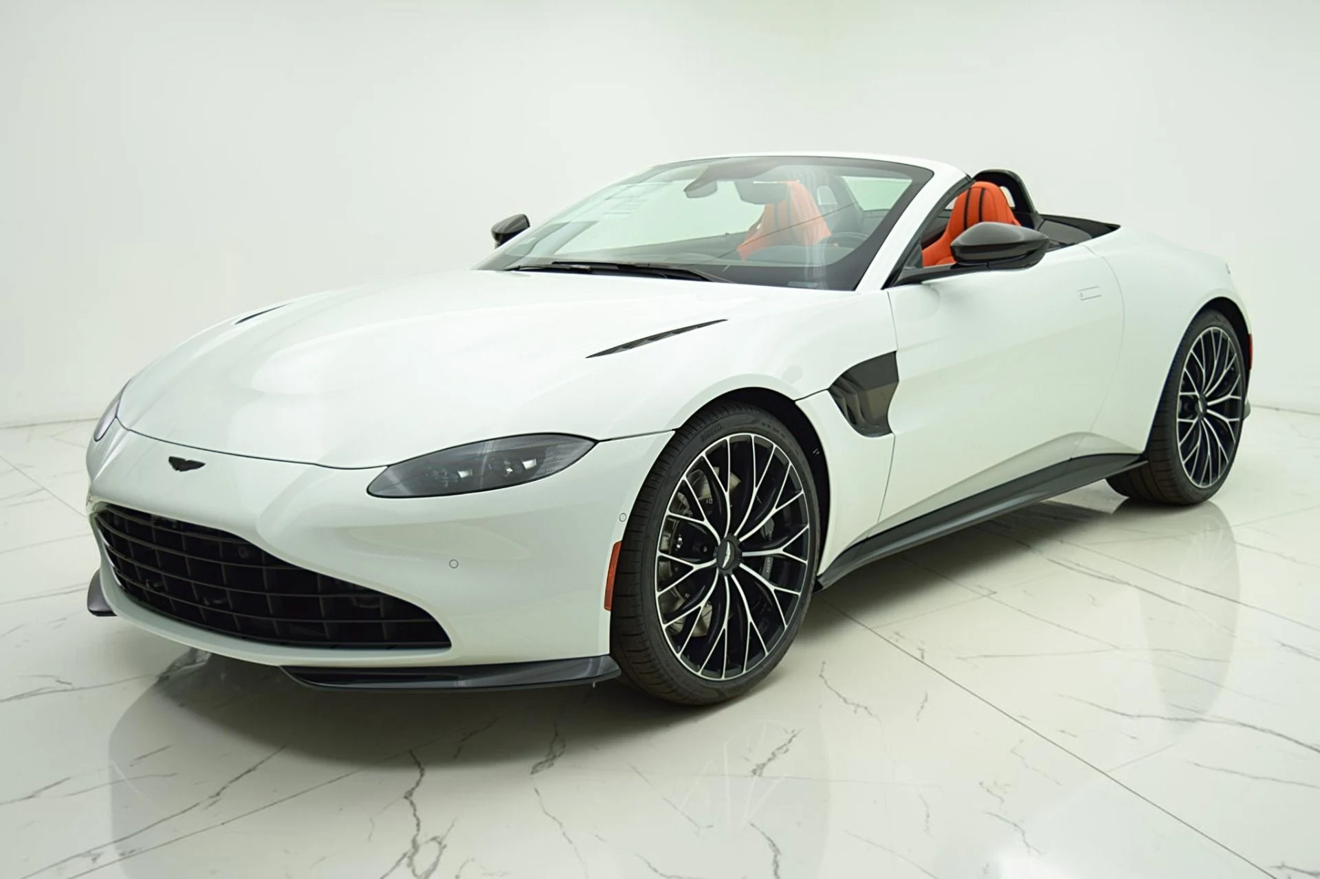 mph000_1026522127_Used_2023_Aston_Martin_Vantage_Roadster_45ddb7434b
