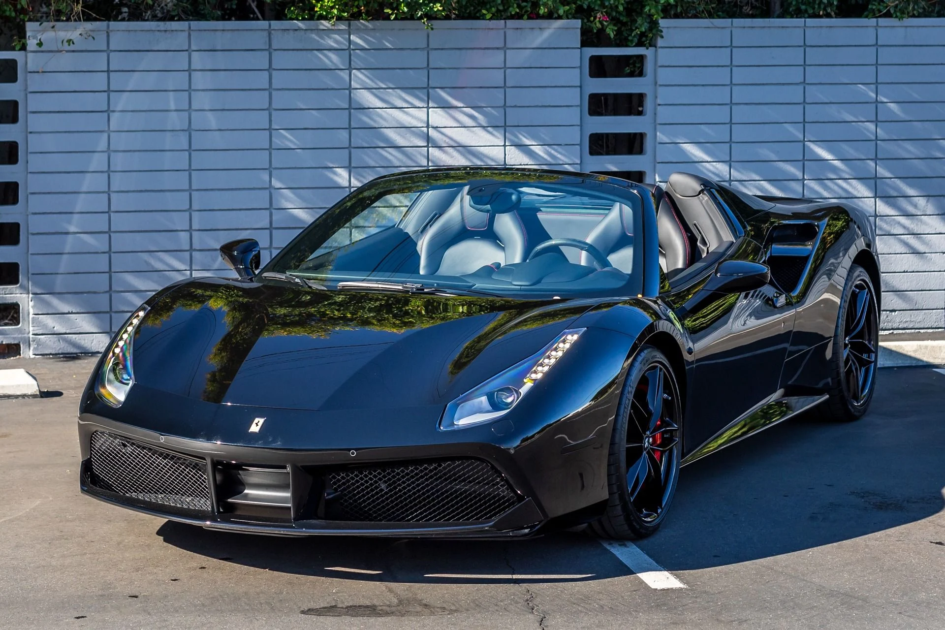 mph000_1040925656_Used_2018_Ferrari_488_Spider_1701972828_75fd0c499d