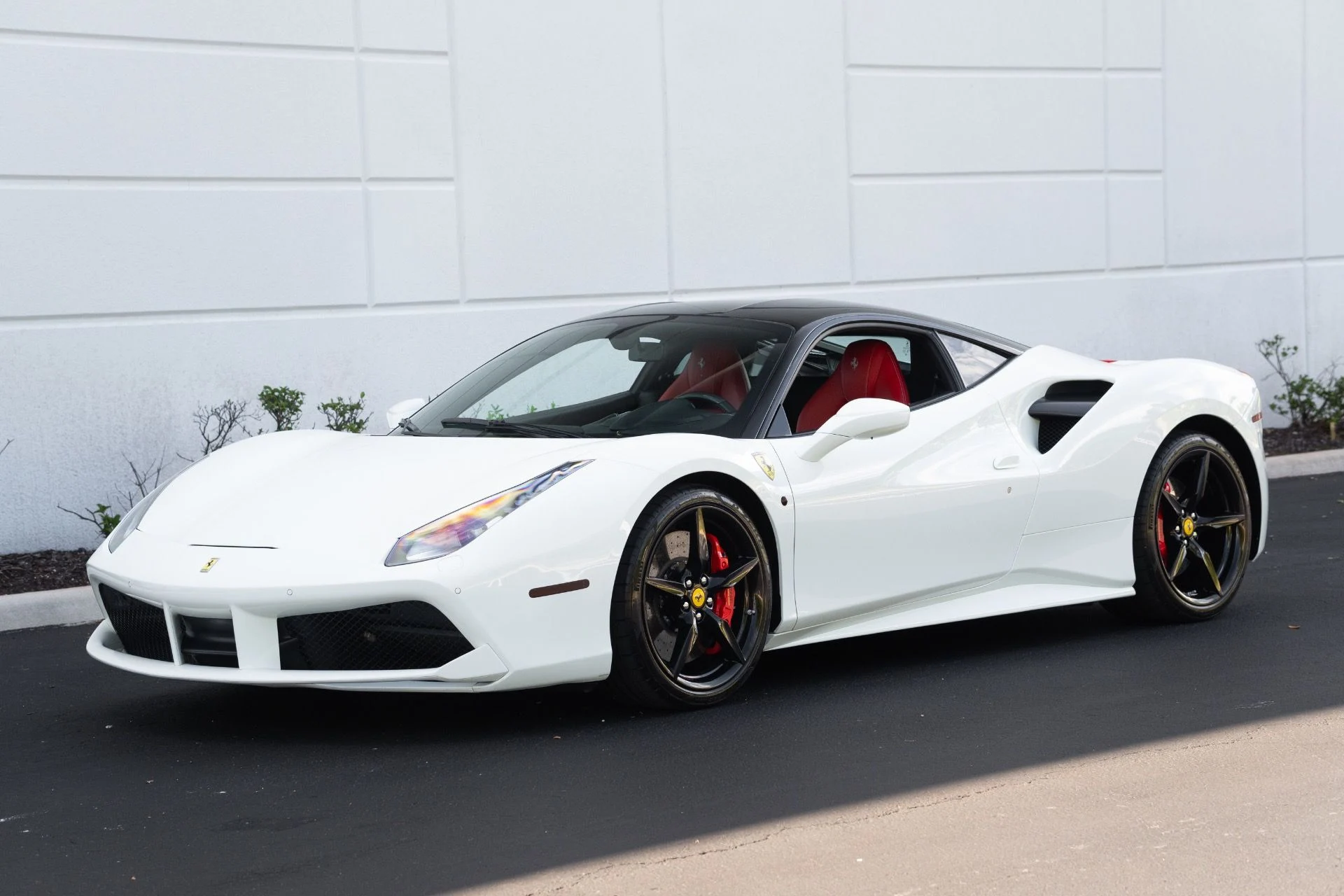 mph000_1042792218_Used_2017_Ferrari_488_GTB_1776194926_0da6d66b0a