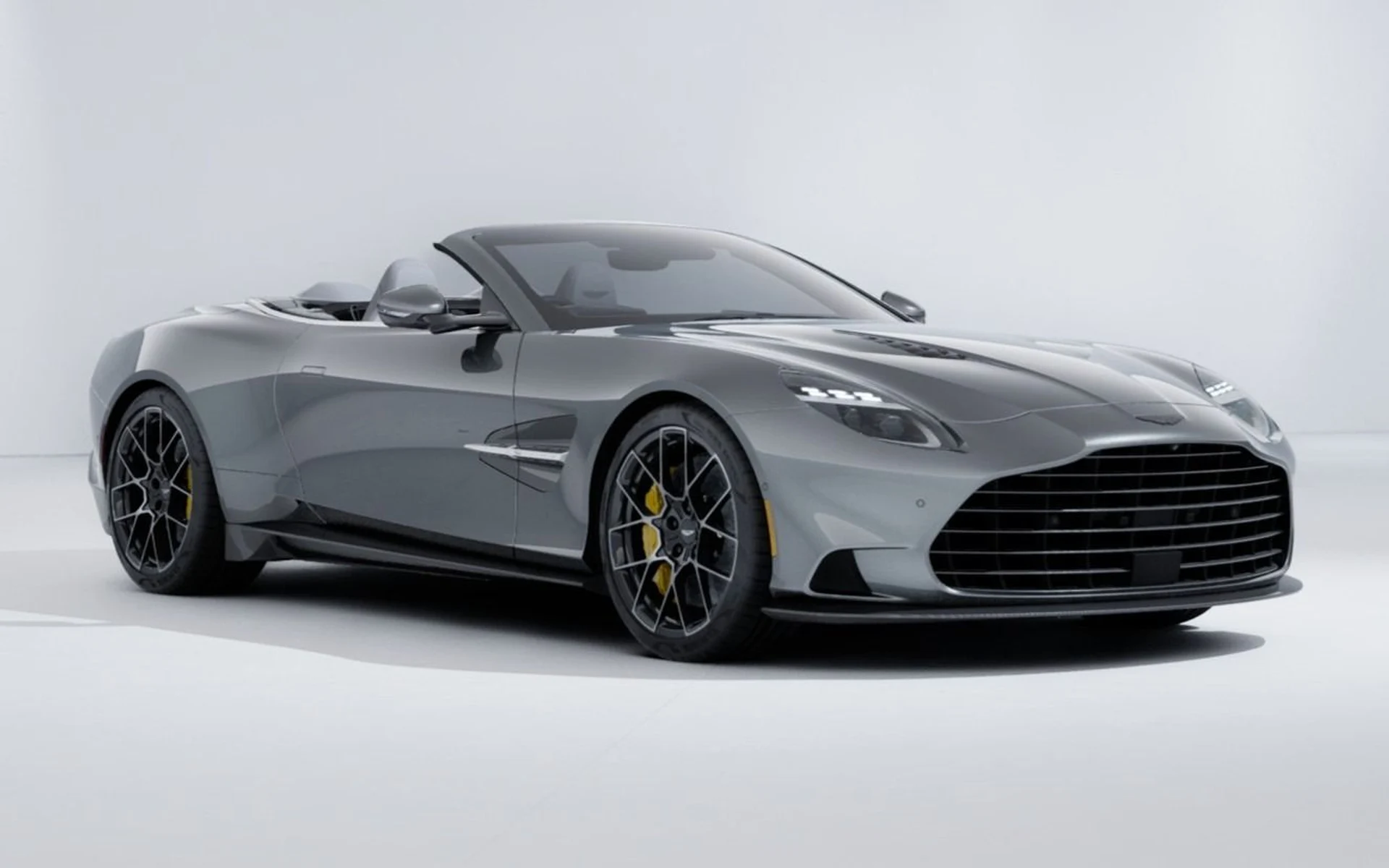 mph000_1044164316_New_2026_Aston_Martin_Vanquish_Volante_1764605331_aaacf92fd9