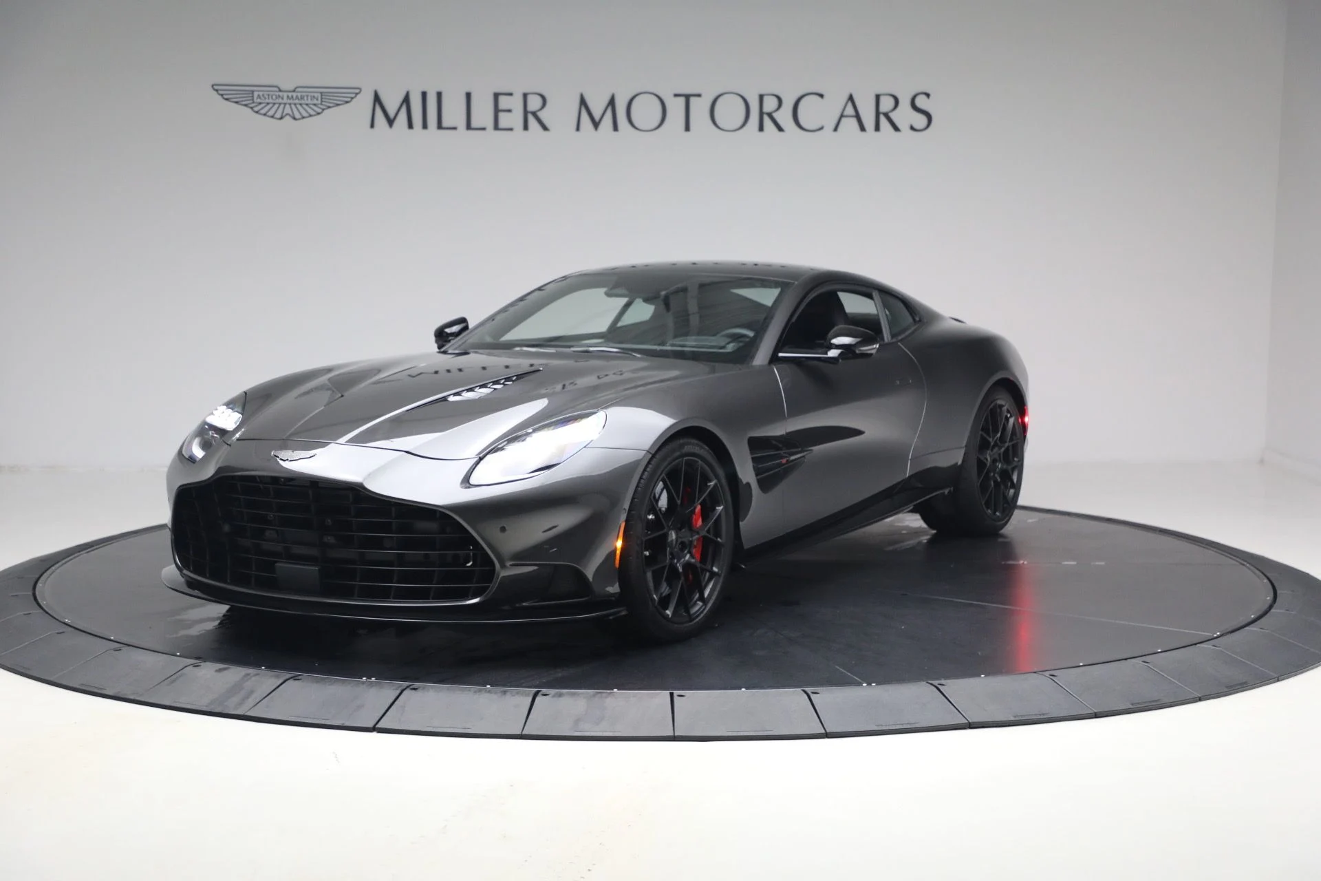 mph000_1071530702_Used_2026_Aston_Martin_Vanquish_1787327461_881b266ae5