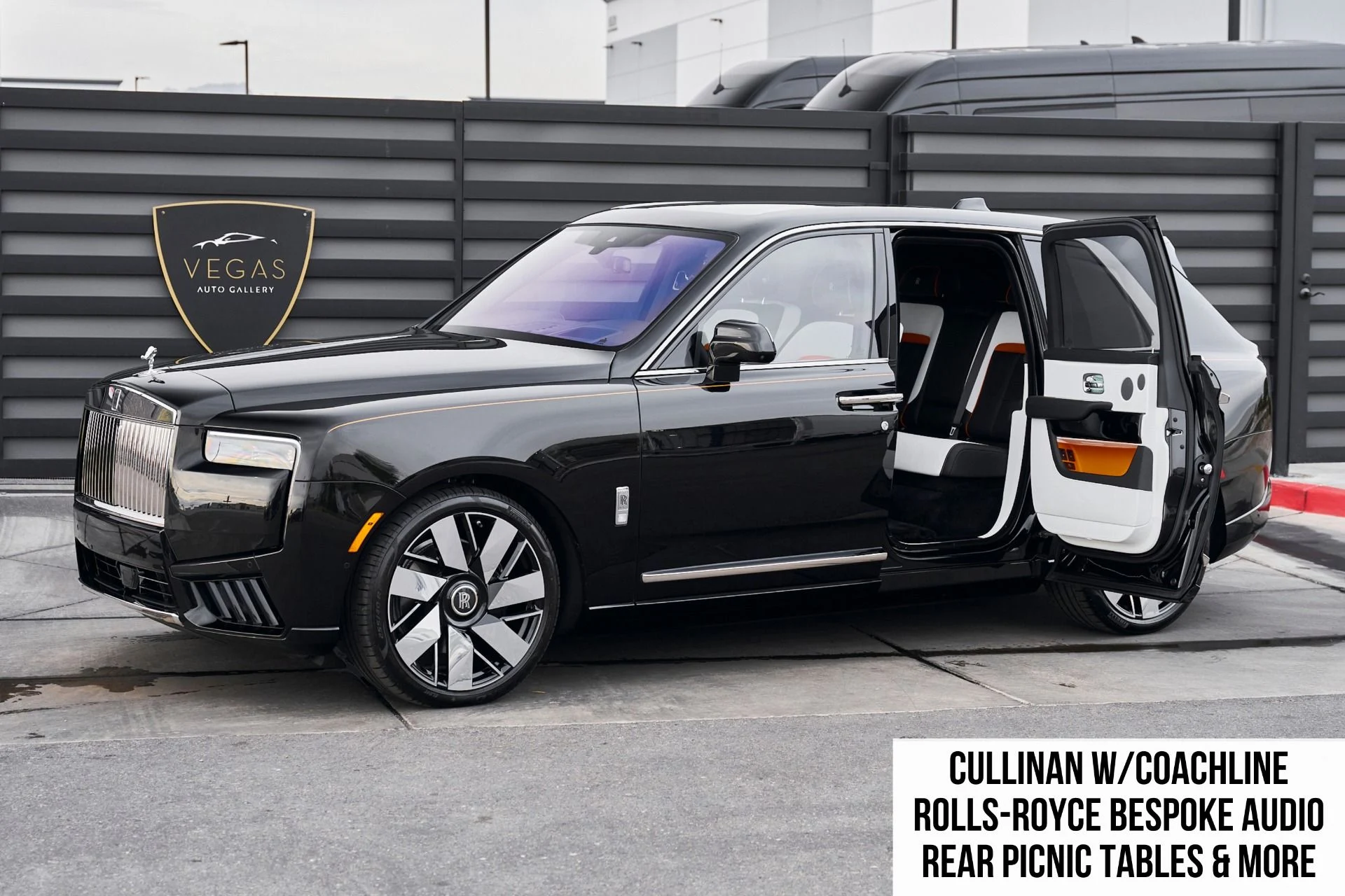 mph000_1074314128_Used_2026_Rolls_Royce_Cullinan_Base_1769565575_28b2093936
