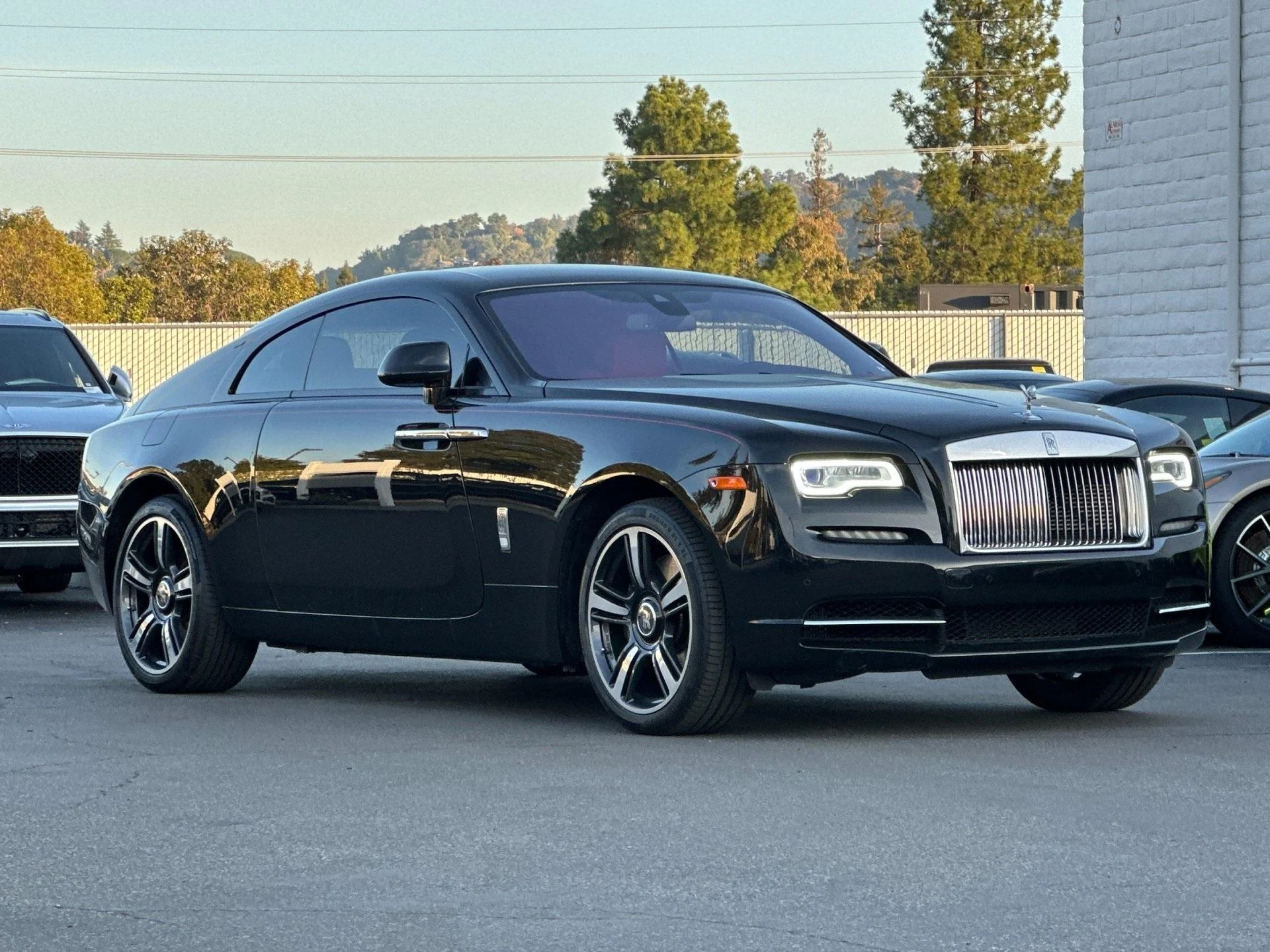 mph000_1087028736_Used_2017_Rolls_Royce_Wraith_1771495941_5dd79c7bdd