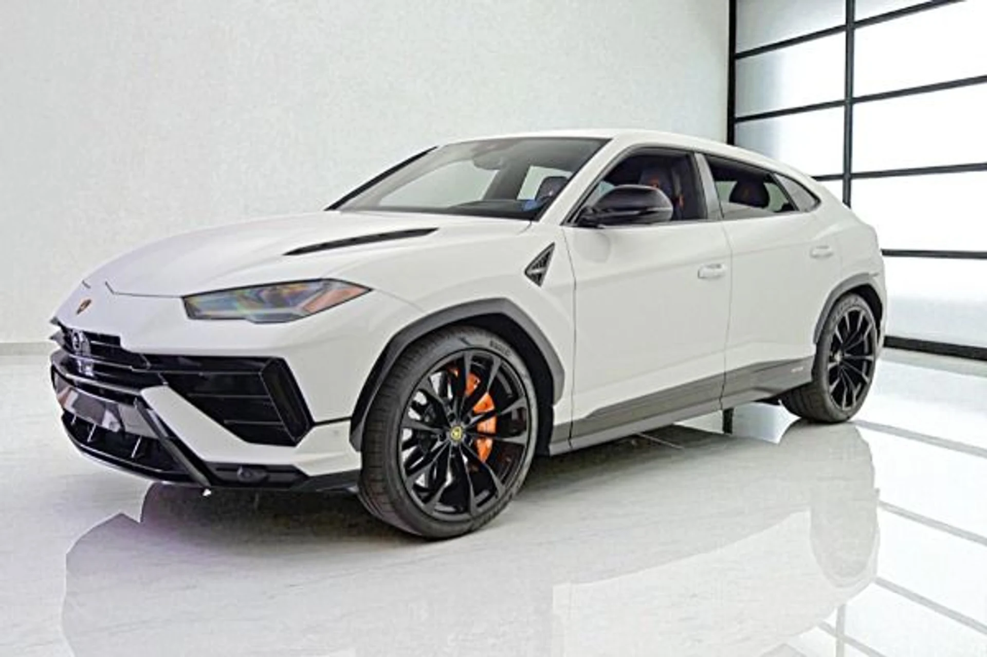 mph000_109994754_Used_2024_Lamborghini_Urus_SLEASE_OPTIONS_AVAILABLE_89676bc515