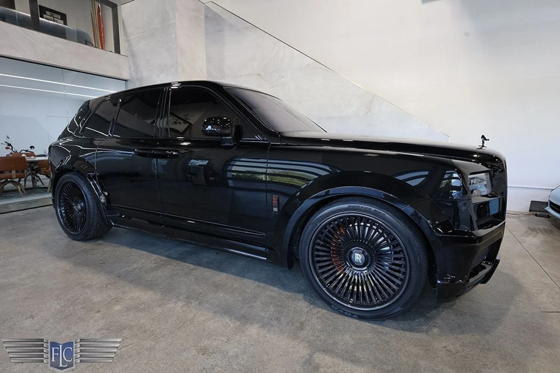 mph000_1105143520_used_2023_rolls_royce_cullinan_blackbadgesportutility_9689_23001935_1_1024_9789c793b7