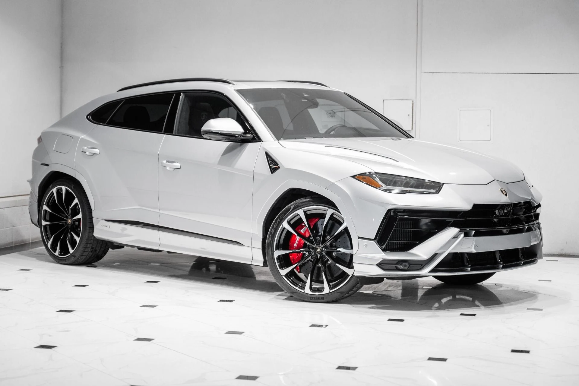 mph000_1106362696_Used_2024_Lamborghini_Urus_S_1773253259_6a529363b1