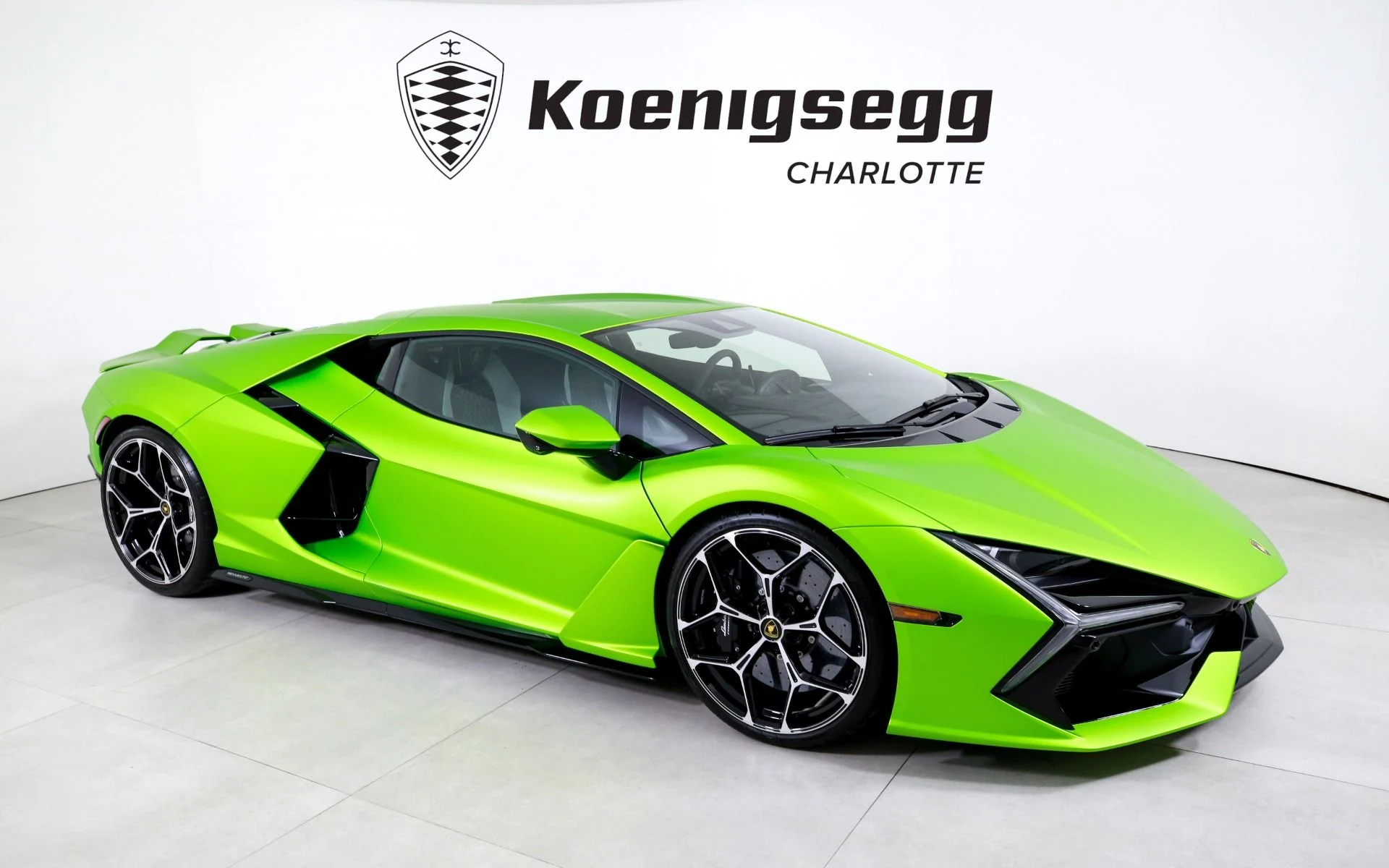 mph000_1111228066_Used_2024_Lamborghini_Revuelto_1774640393_e66970bd3a