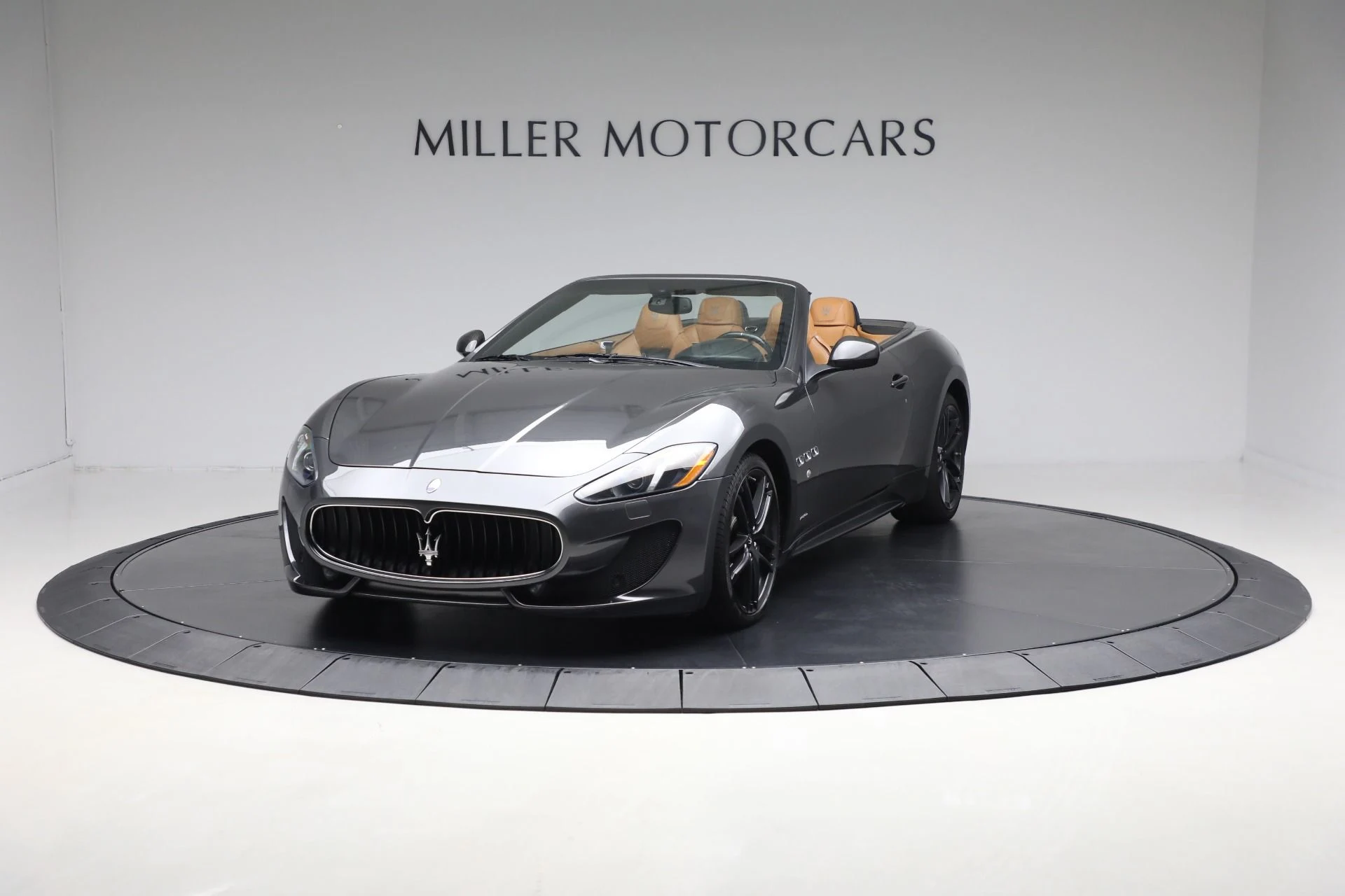 mph000_1138676824_Used_2015_Maserati_Gran_Turismo_cef249f0c8