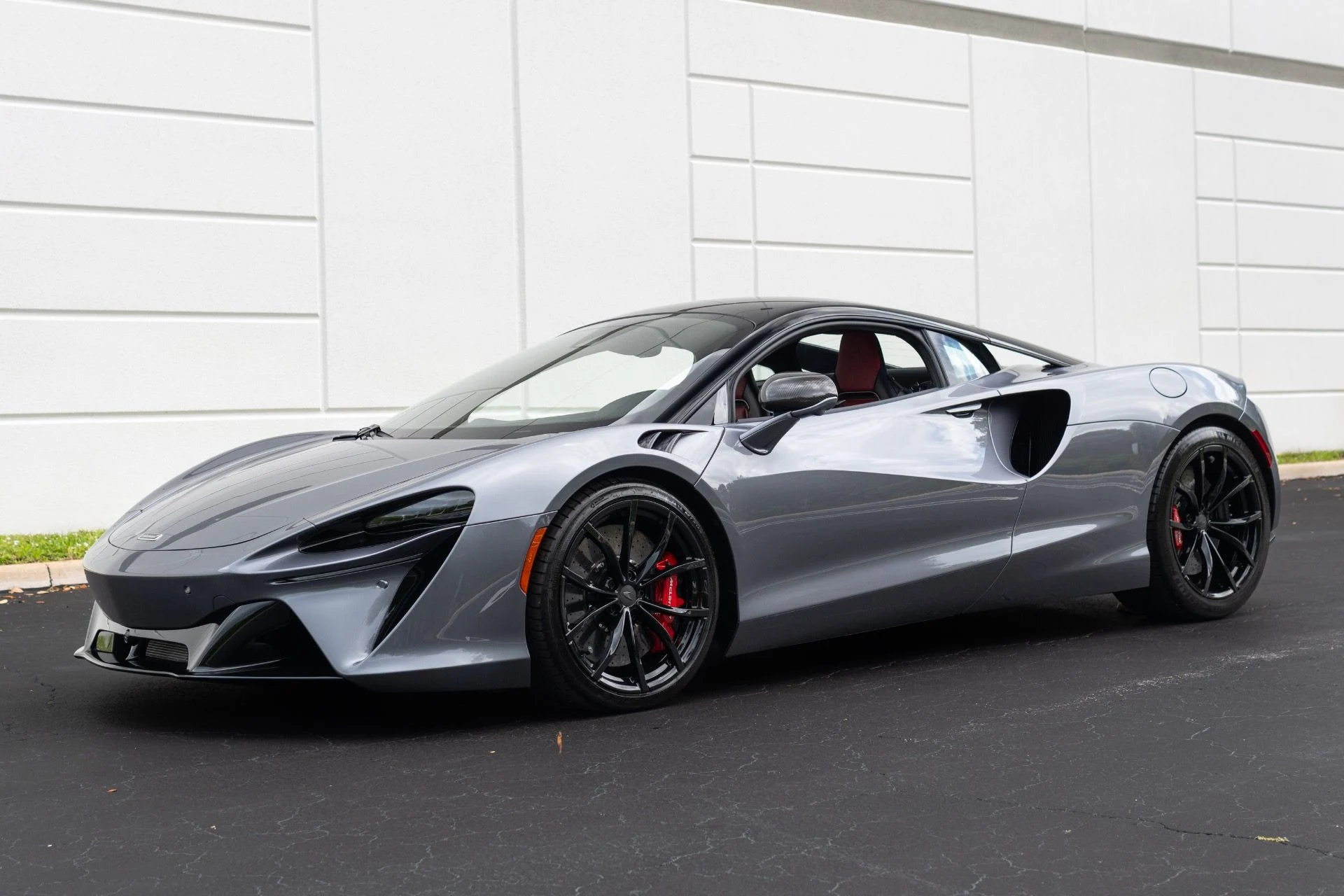mph000_1140139524_Used_2023_Mc_Laren_Artura_1776712926_b2d559256d
