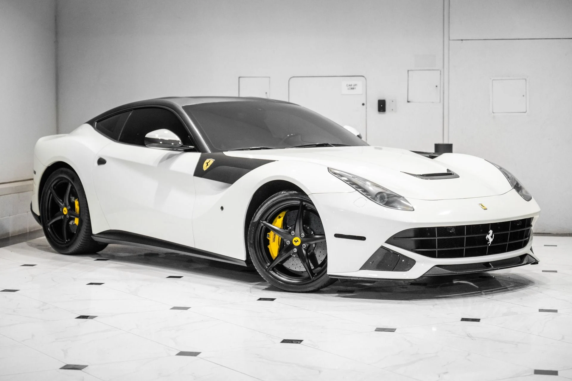 mph000_1153153482_Used_2017_Ferrari_F12berlinetta_1784392962_2a3140914f