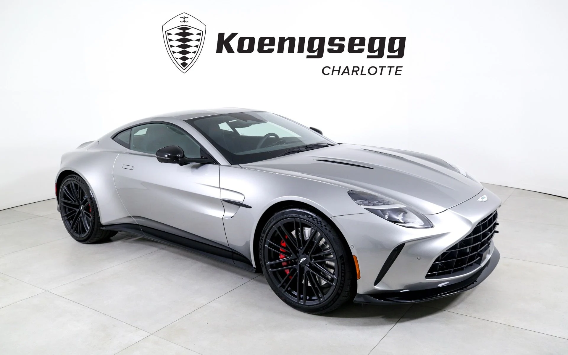 mph000_1164079147_Used_2025_Aston_Martin_Vantage_1760978298_feb3119dd9