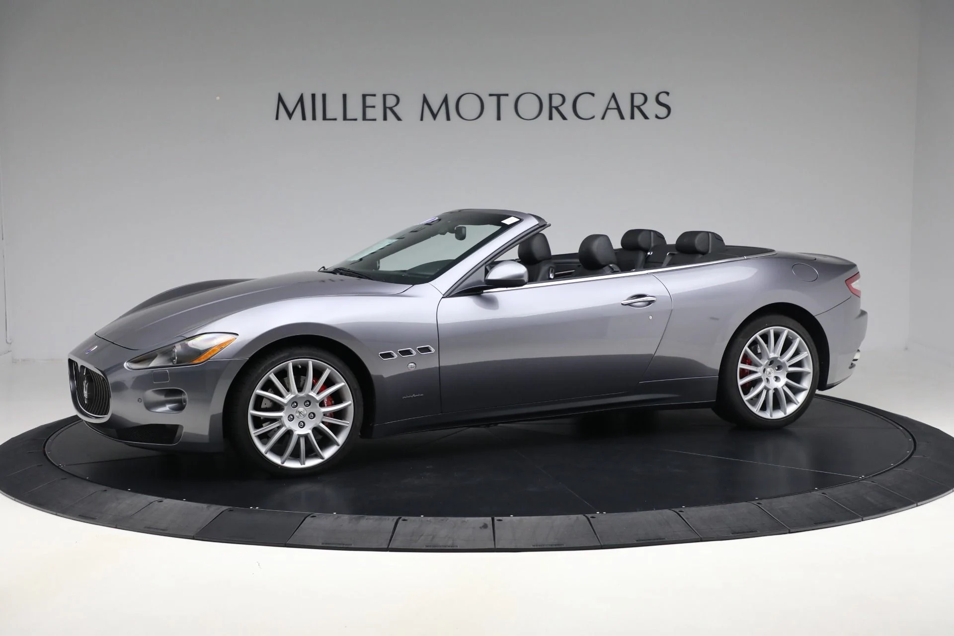 mph000_1174363904_Used_2010_Maserati_Gran_Turismo_3e562f8d25