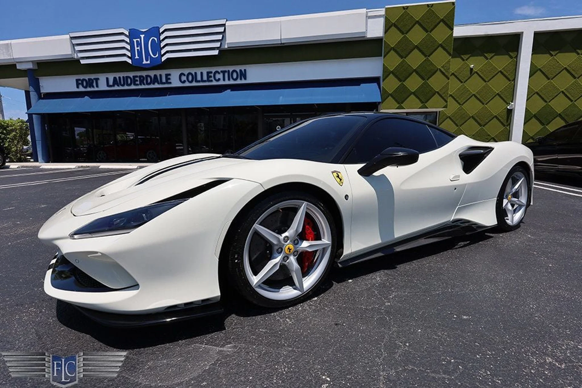 mph000_1177384781_used_2022_ferrari_f8_tributo_coupe_6305_23040328_1_1024_90d1f56228
