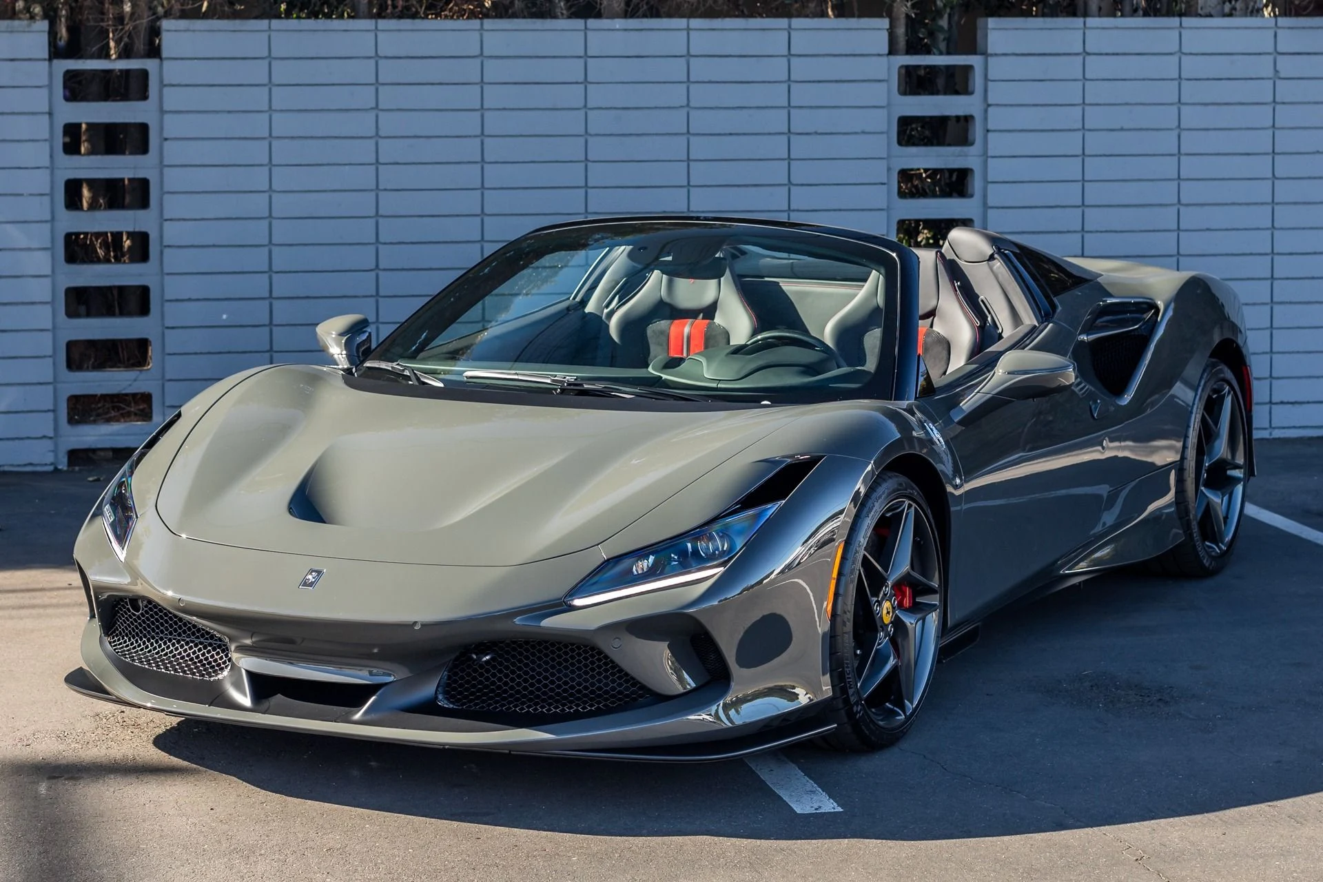 mph000_1226557747_Used_2023_Ferrari_F8_Spider_1736988431_001894dca5