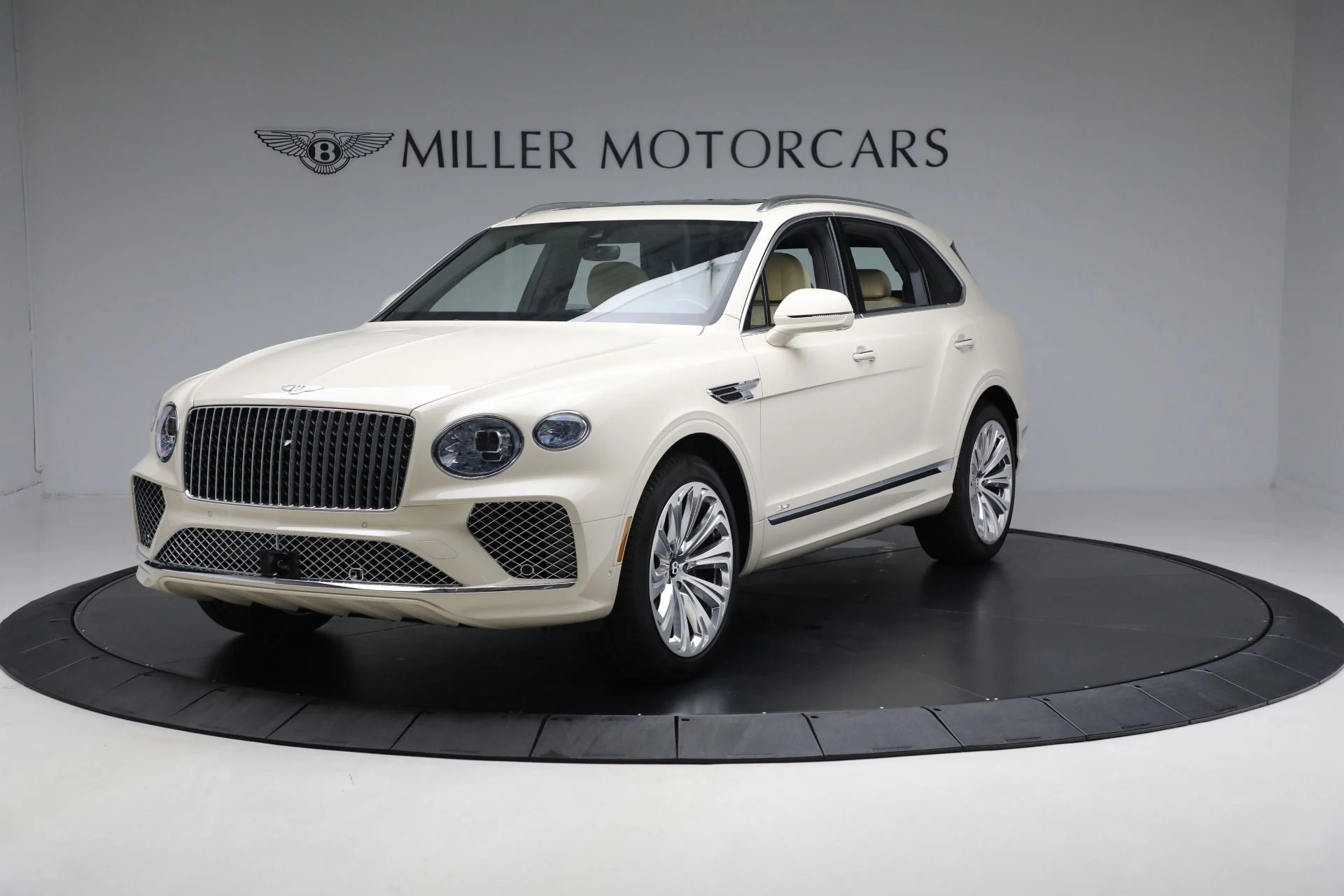 mph000_125536910_New_2025_Bentley_Bentayga_Azure_V8_d61d155728