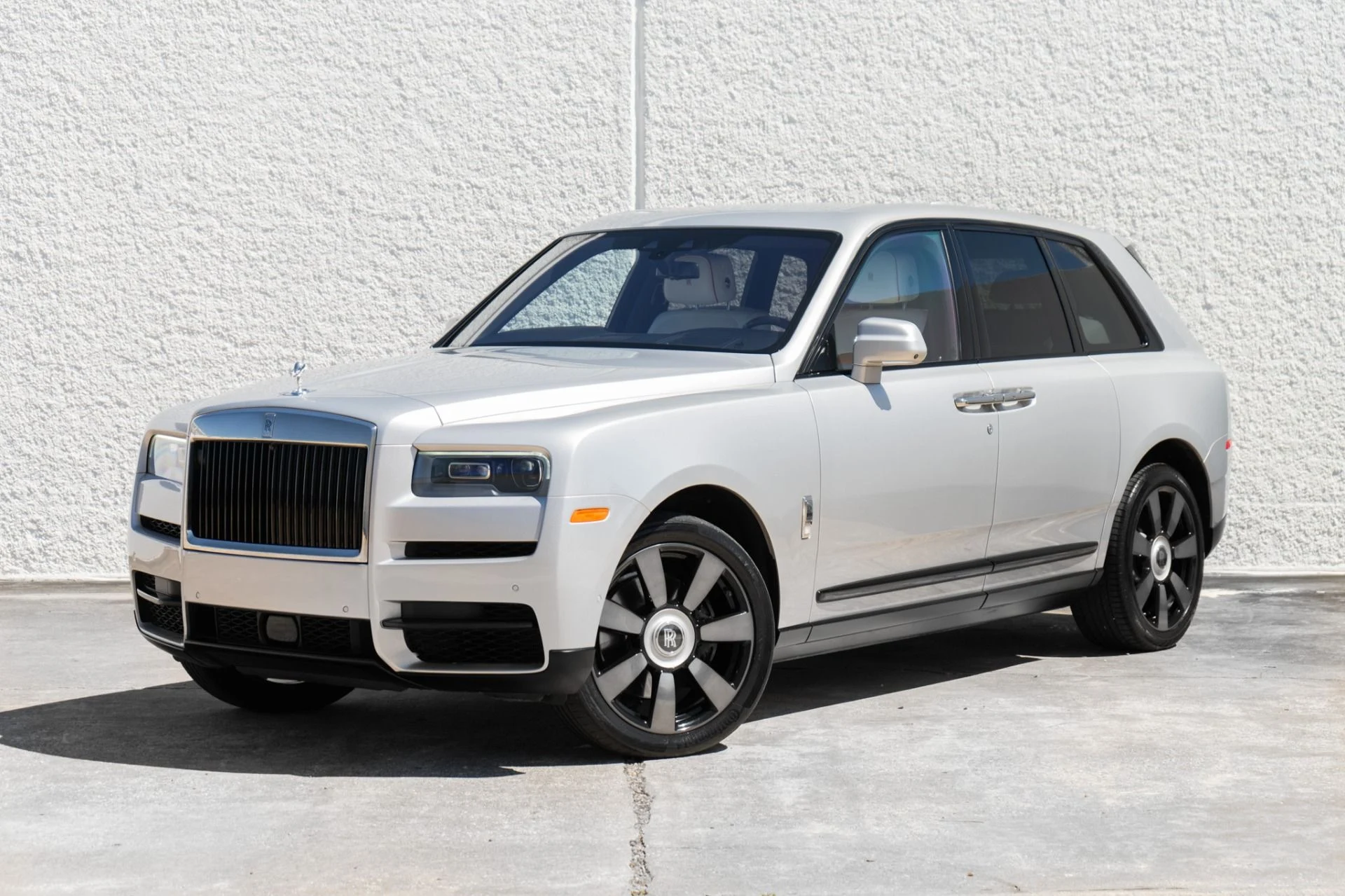 mph000_1262080607_Used_2022_Rolls_Royce_Cullinan_1773433397_85b8e13e8a