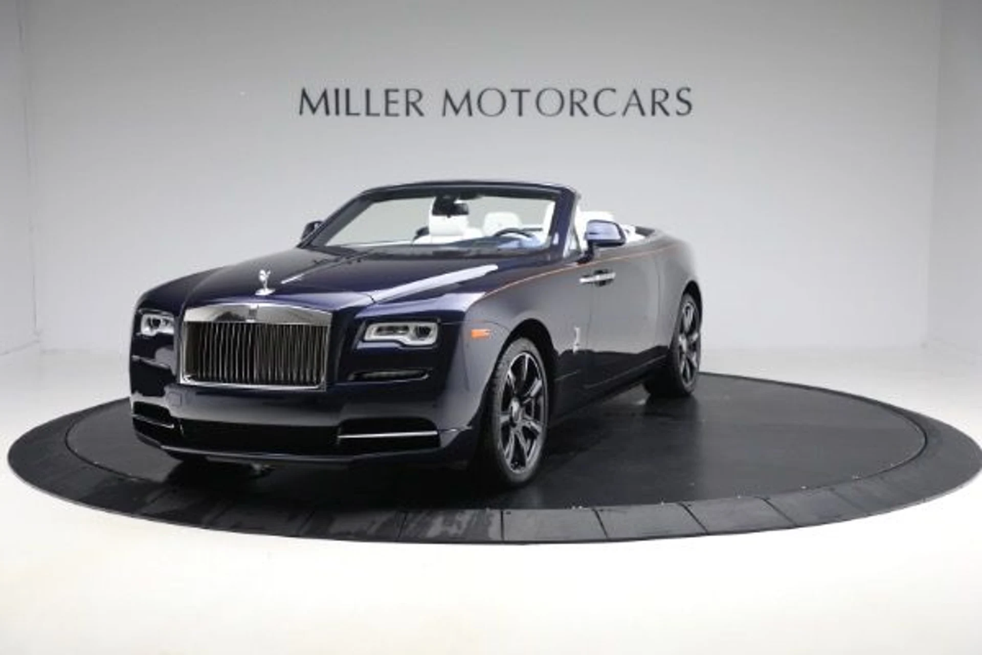 mph000_1283743887_Used_2019_Rolls_Royce_Dawn_4871e4110e