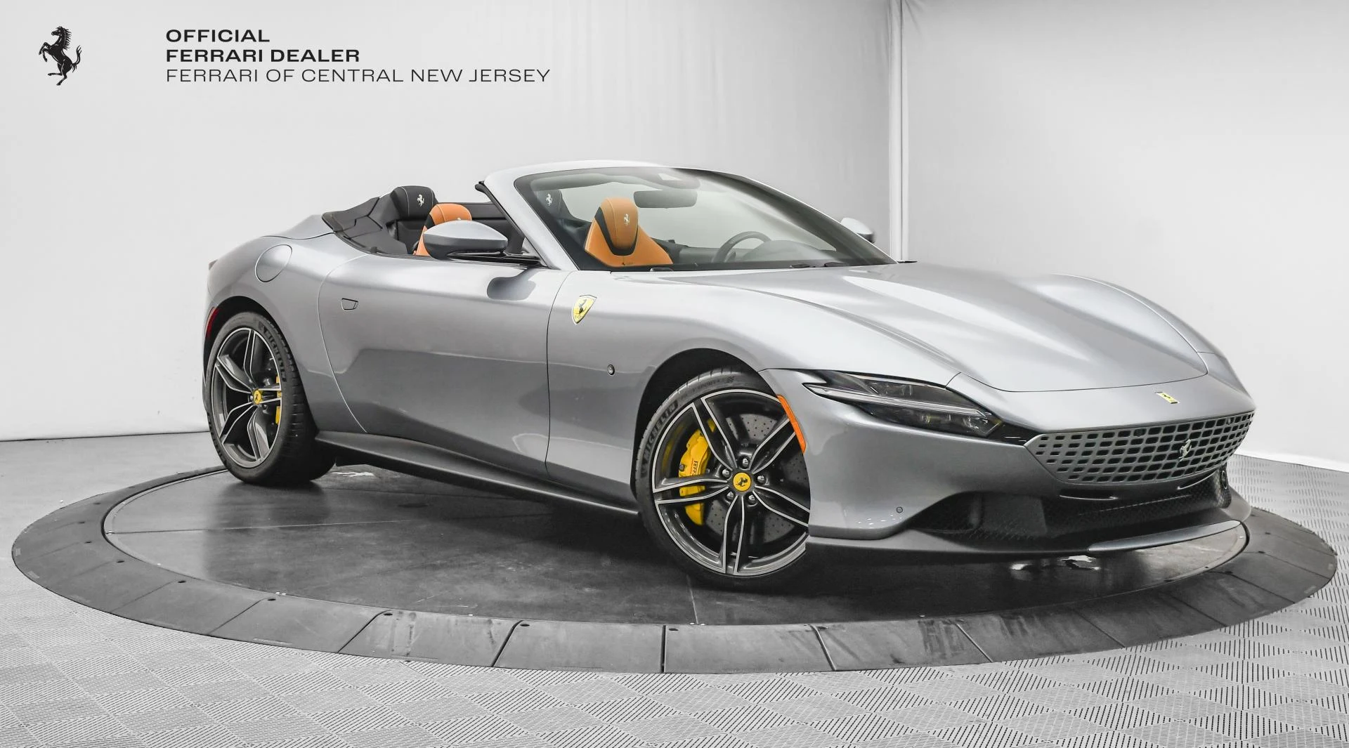 mph000_1284618383_Used_2025_Ferrari_Roma_Spider_1755677403_e41aa63fa3