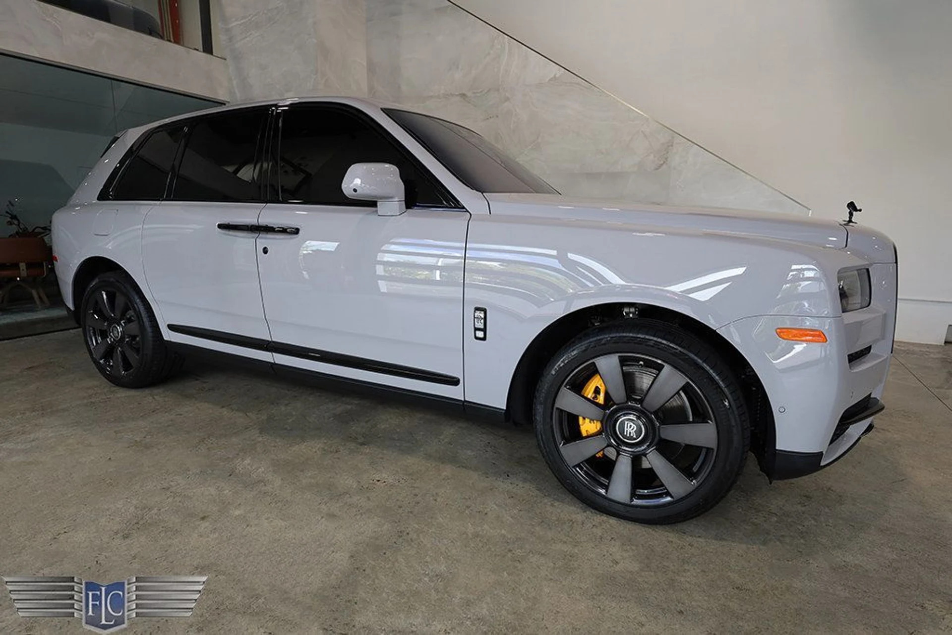 mph000_1310607814_used_2024_rolls_royce_cullinan_blackbadgesportutility_9689_22957854_1_1024_08de0f6dbf