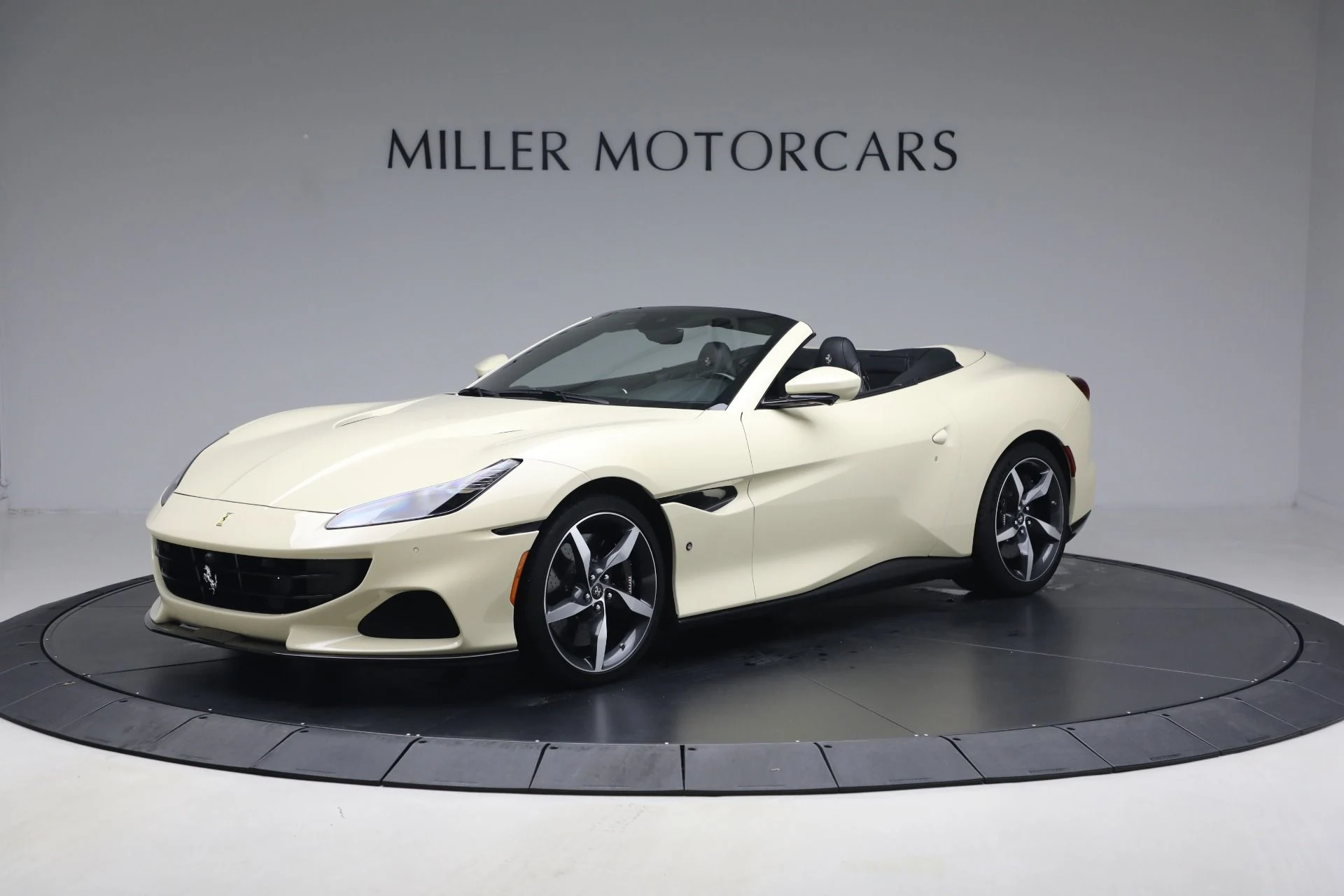 mph000_1325978861_Used_2023_Ferrari_Portofino_M_1767989354_61d949e635