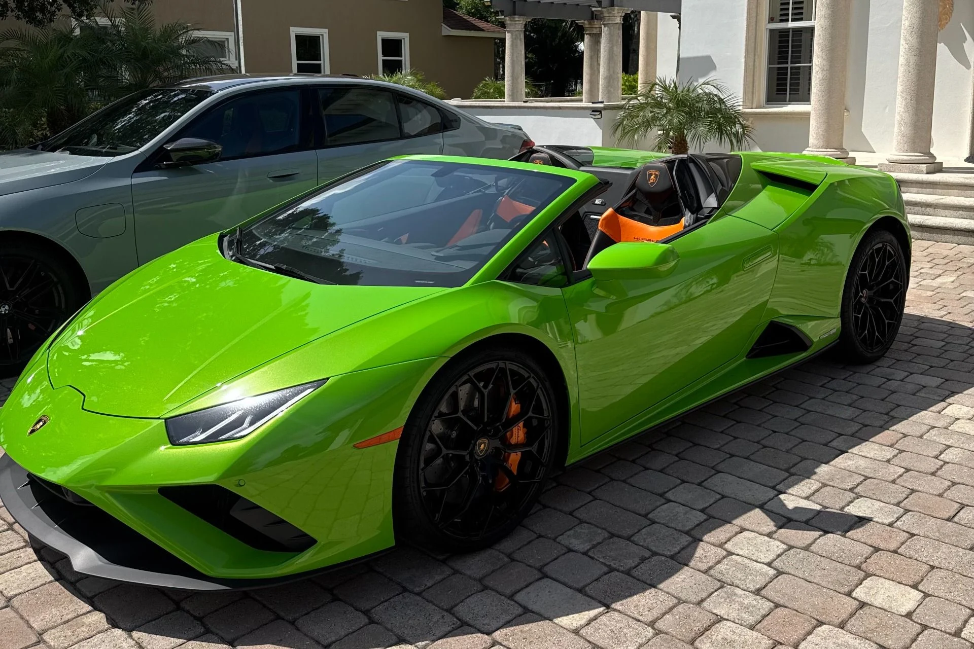mph000_1376789215_Used_2023_Lamborghini_Huracan_EVO_Spyder_1744393350_10d307e56e