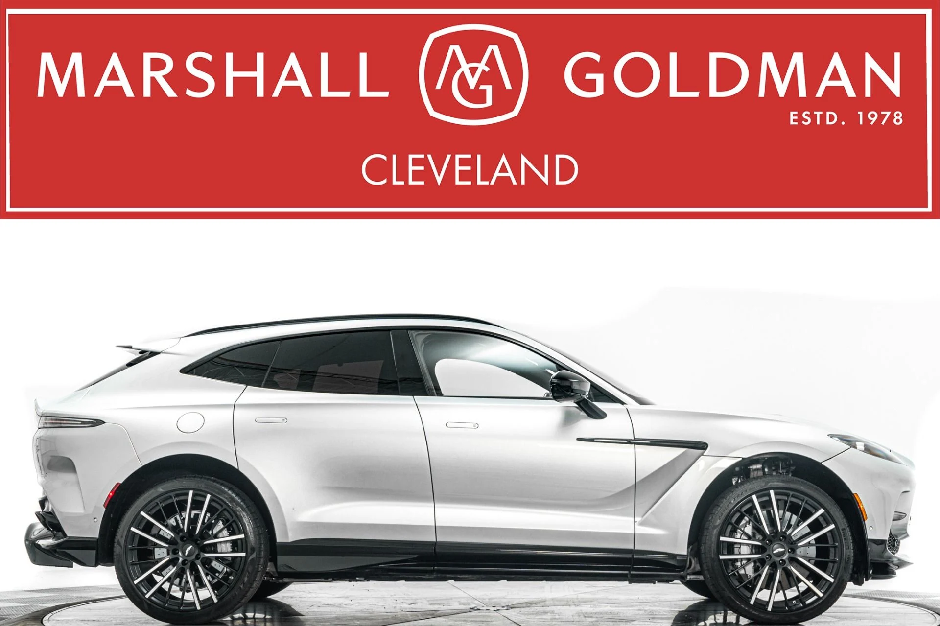 mph000_1386441636_Used_2023_Aston_Martin_DBX_707_1782508866_d0bb41ff86