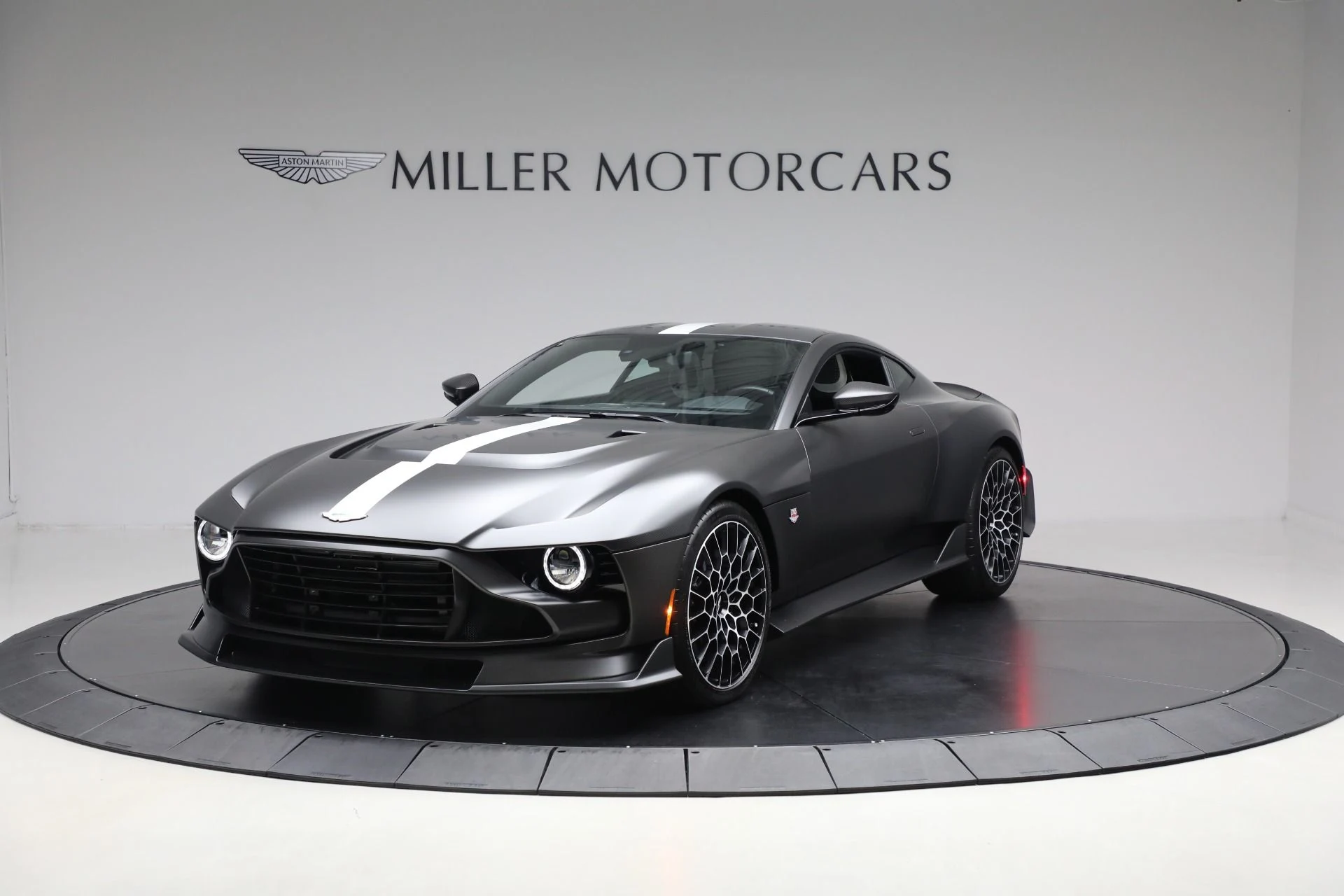 mph000_142274208_New_2024_Aston_Martin_Valour_8e6edc34e9