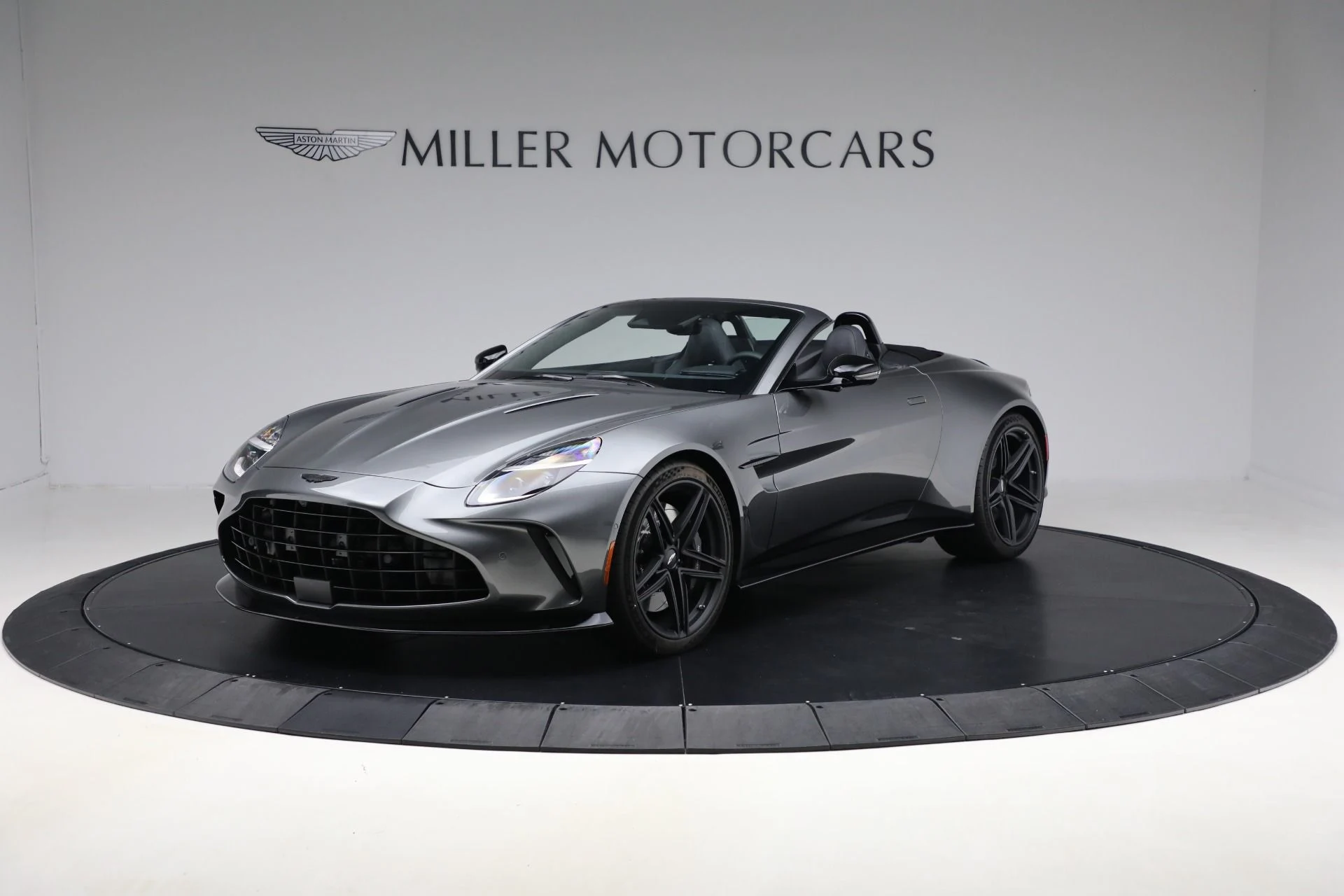 mph000_1423628620_New_2026_Aston_Martin_Vantage_Roadster_ba6def399d