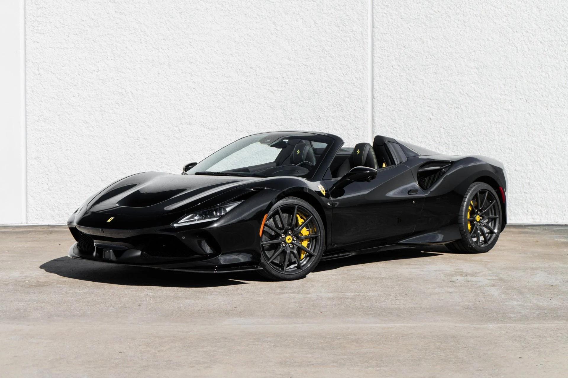 mph000_1434553167_Used_2022_Ferrari_F8_Spider_1791584435_9093bc8acd