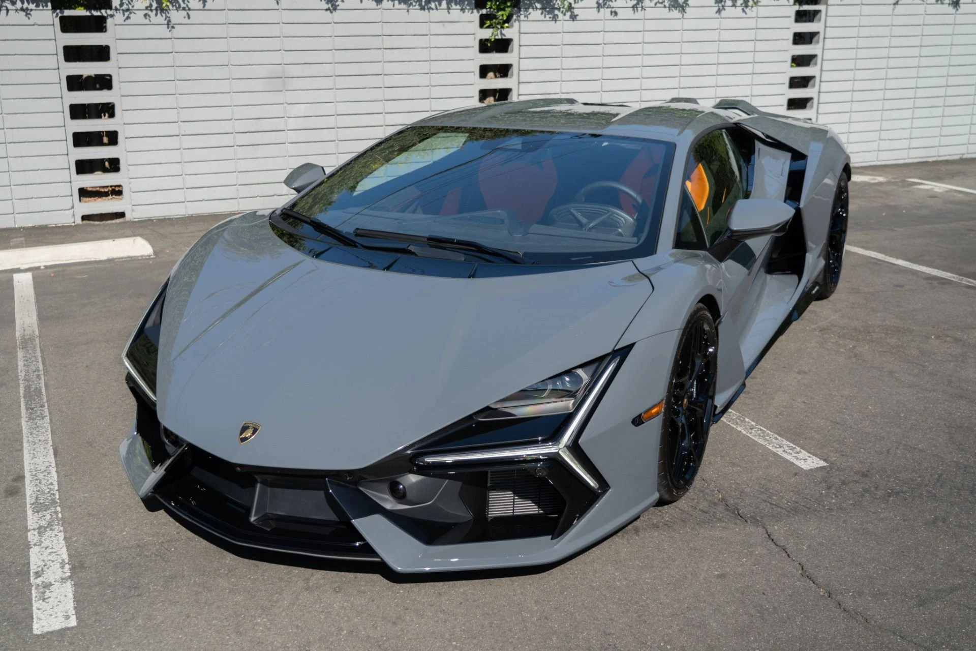 mph000_1443598542_Used_2024_Lamborghini_Revuelto_1755720584_01b5ad5089
