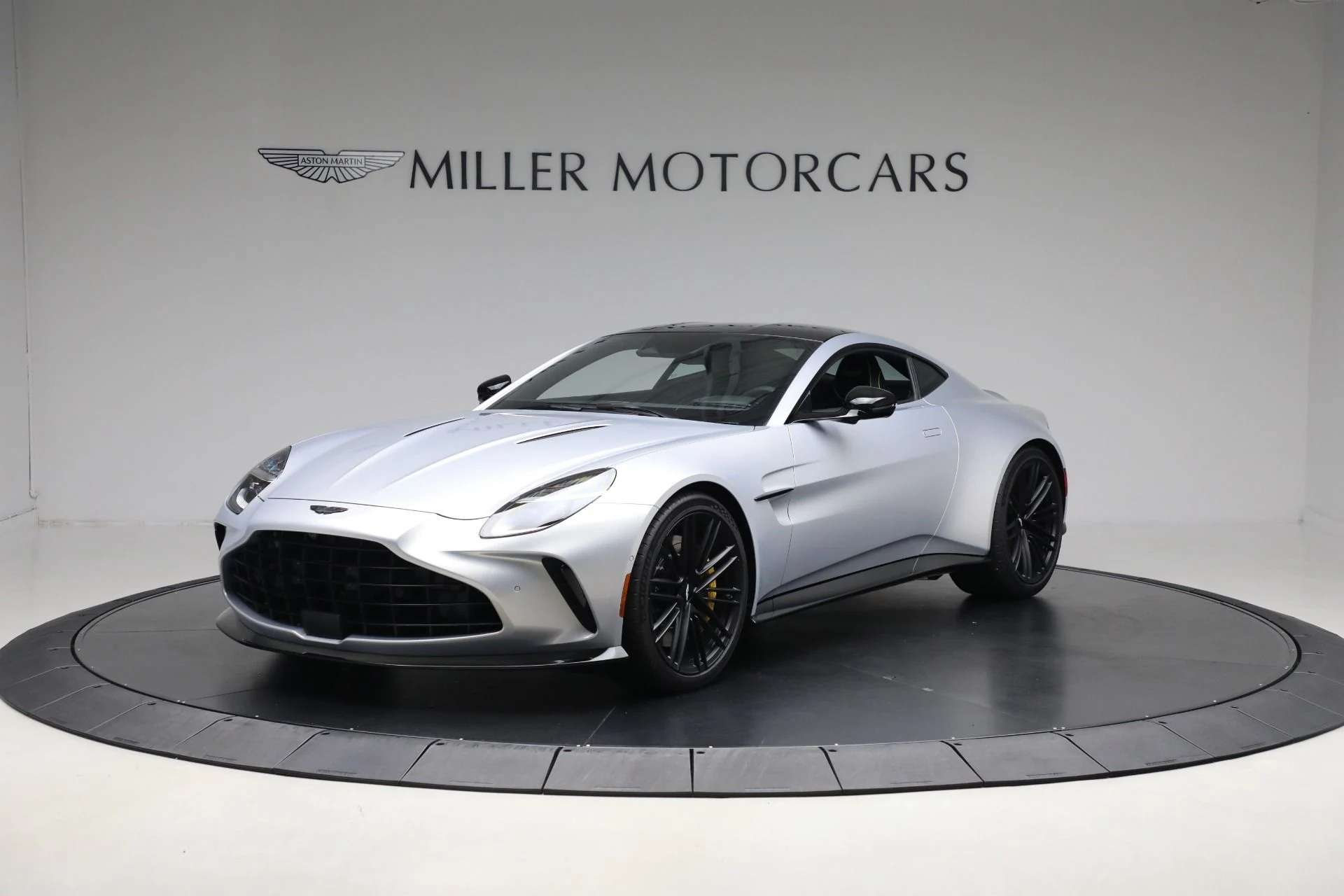 mph000_1464561238_New_2026_Aston_Martin_Vantage_95e7418182
