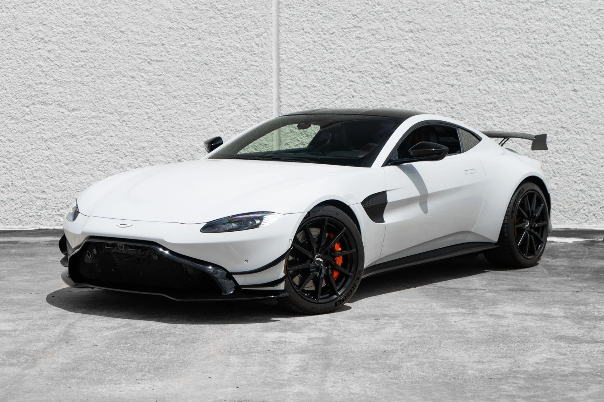 mph000_1467617689_Used_2019_Aston_Martin_Vantage_1777043829_446a0df798